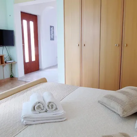 Grace Felice For 8 People With Private Pool & Only 2 Km From The Near Fazana Villa *