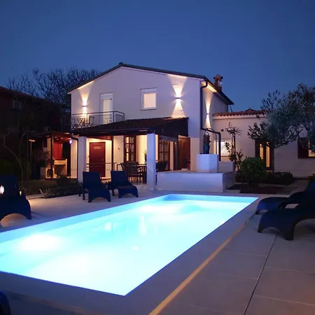 Grace Felice For 8 People With Private Pool & Only 2 Km From The Near Fazana *
