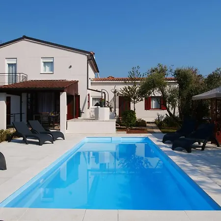 Grace Felice For 8 People With Private Pool & Only 2 Km From The Near Fazana Villa Valbandon