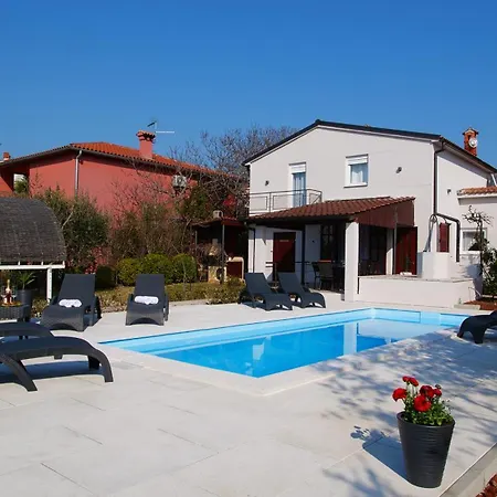 Βίλα Grace Felice For 8 People With Private Pool & Only 2 Km From The Near Fazana