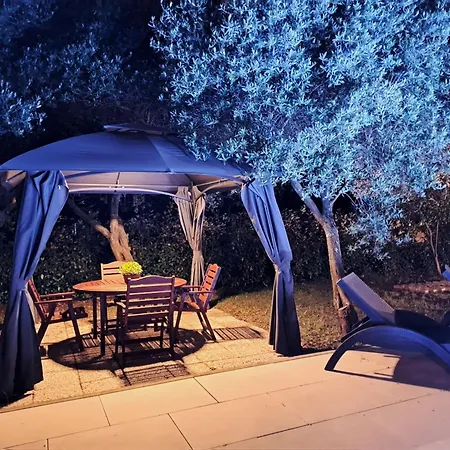 Grace Felice For 8 People With Private Pool & Only 2 Km From The Near Fazana * Valbandon