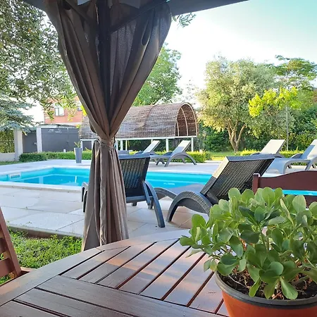 Grace Felice For 8 People With Private Pool & Only 2 Km From The Near Fazana