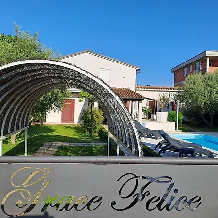 Villa Grace Felice For 8 People With Private Pool & Only 2 Km From The Near Fazana Valbandon