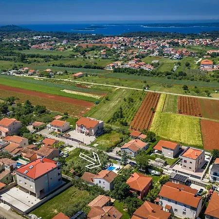 Grace Felice For 8 People With Private Pool & Only 2 Km From The Near Fazana *