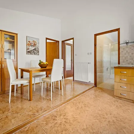 Grace Felice For 8 People With Private Pool & Only 2 Km From The Near Fazana Villa Valbandon