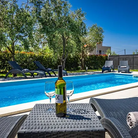 Grace Felice For 8 People With Private Pool & Only 2 Km From The Near Fazana