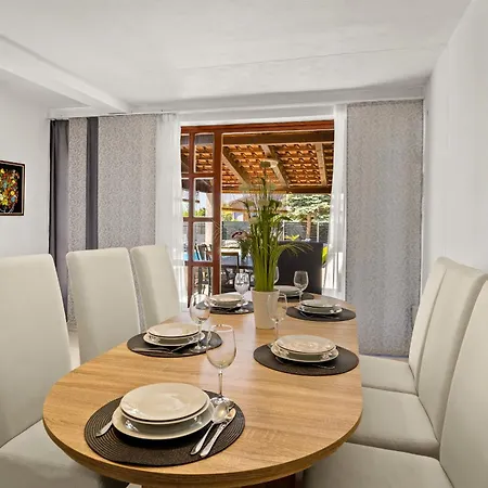 Villa Grace Felice For 8 People With Private Pool & Only 2 Km From The Near Fazana *