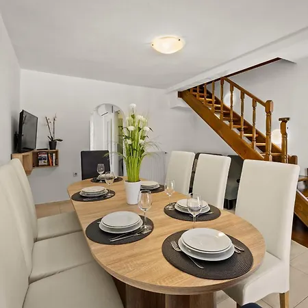 Villa Grace Felice For 8 People With Private Pool & Only 2 Km From The Near Fazana