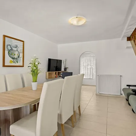 Villa Grace Felice For 8 People With Private Pool & Only 2 Km From The Near Fazana