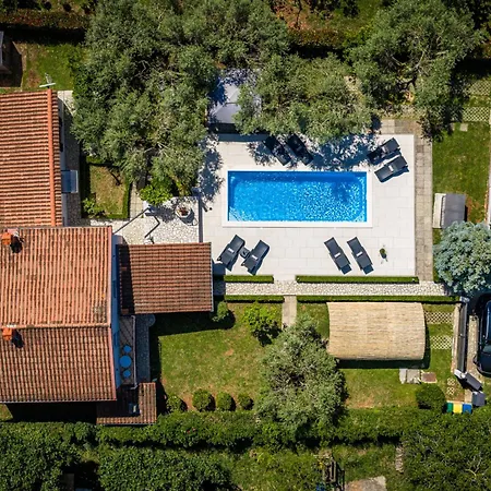 Villa Grace Felice For 8 People With Private Pool & Only 2 Km From The Near Fazana