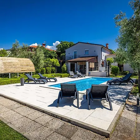 Grace Felice For 8 People With Private Pool & Only 2 Km From The Near Fazana Villa Valbandon