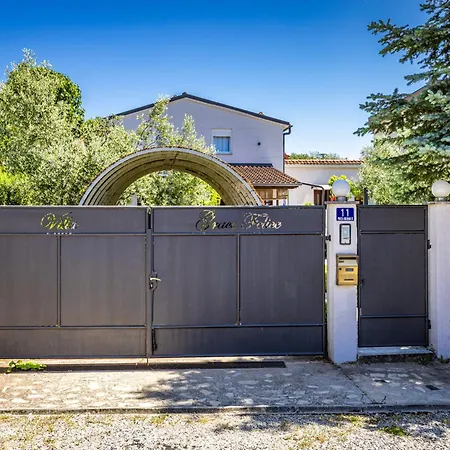 Grace Felice For 8 People With Private Pool & Only 2 Km From The Near Fazana Villa *
