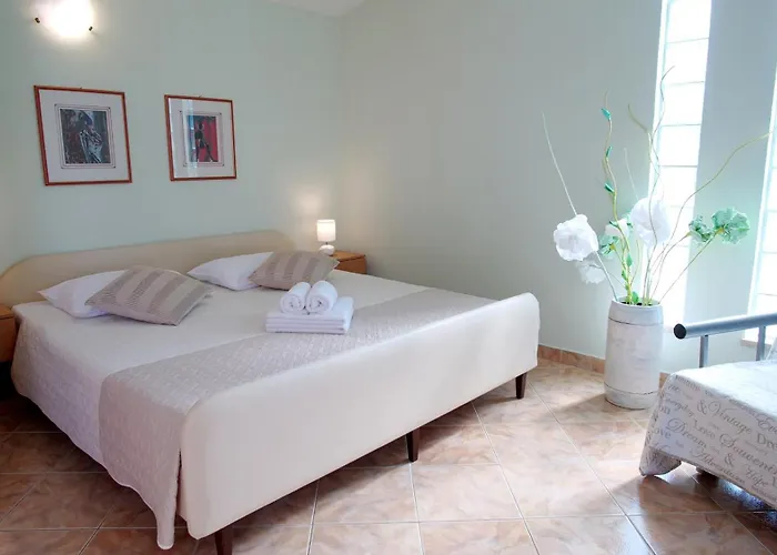 Grace Felice For 8 People With Private Pool & Only 2 Km From The Near Fazana * Valbandon