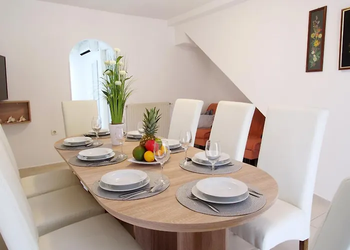 Villa Grace Felice For 8 People With Private Pool & Only 2 Km From The Near Fazana