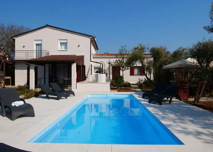 Grace Felice For 8 People With Private Pool & Only 2 Km From The Near Fazana Villa Valbandon