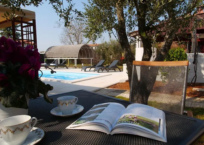 Grace Felice For 8 People With Private Pool & Only 2 Km From The Near Fazana Villa Valbandon