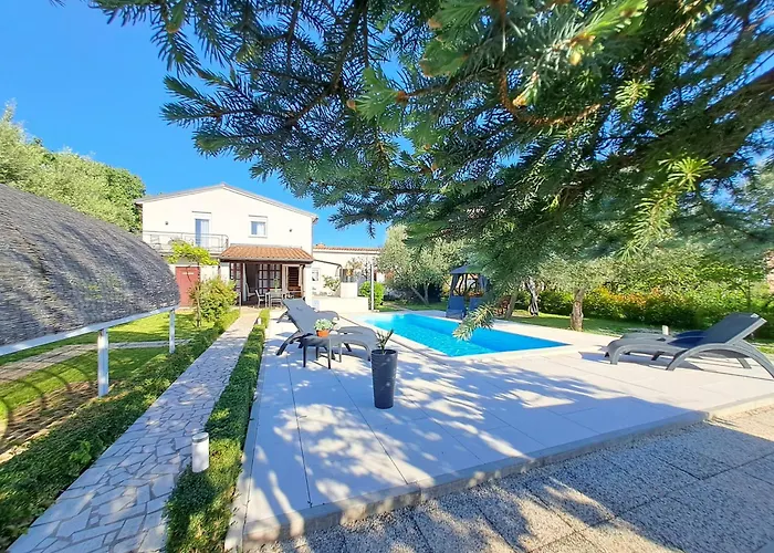 Grace Felice For 8 People With Private Pool & Only 2 Km From The Near Fazana Valbandon