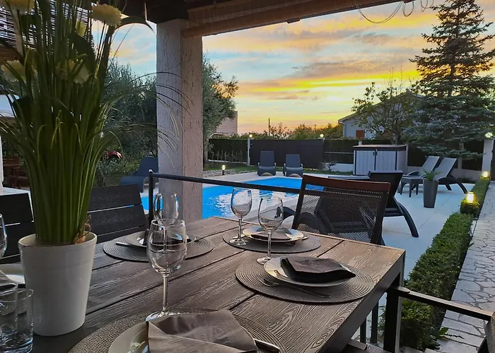 Villa Grace Felice For 8 People With Private Pool & Only 2 Km From The Near Fazana *